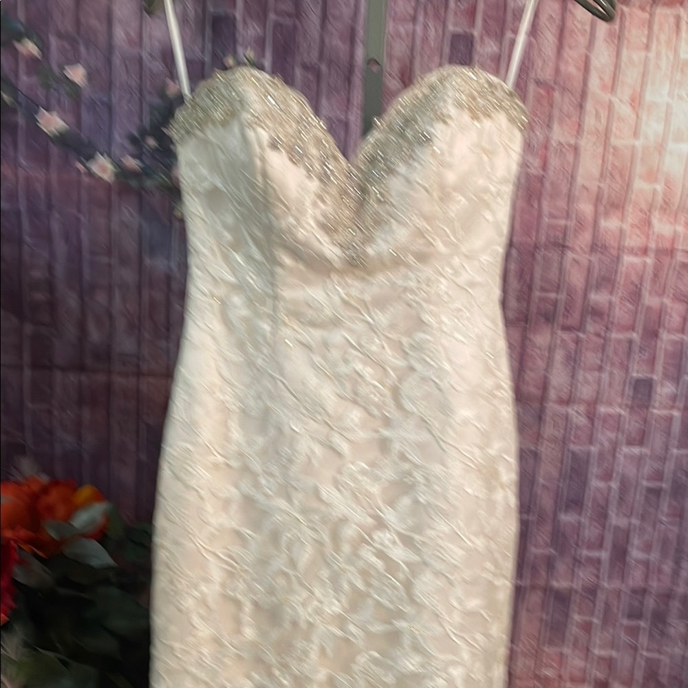 Casablanca Sz6 Elegant ivoryStrapless Dress with Beaded Details.